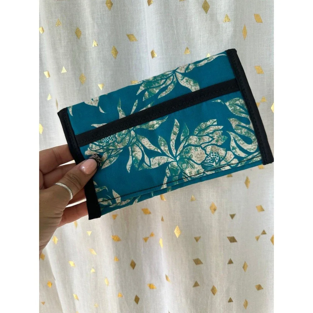 Handmade Hawaiian Tropical Quilted Lining Snap Closure 3 Pocket Wallet Pouch